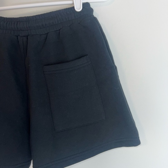 SOLD•• BO+TEE BLACK SWEAT SHORTS MEDIUM - Picture 5 of 11